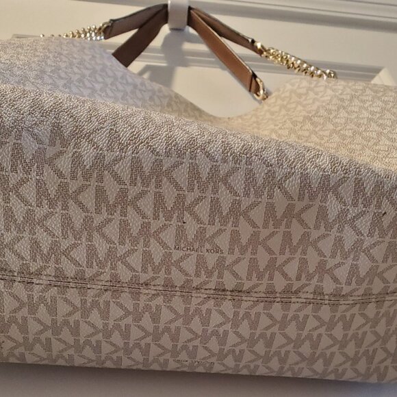 Michael Kors Tote - Picture 4 of 16